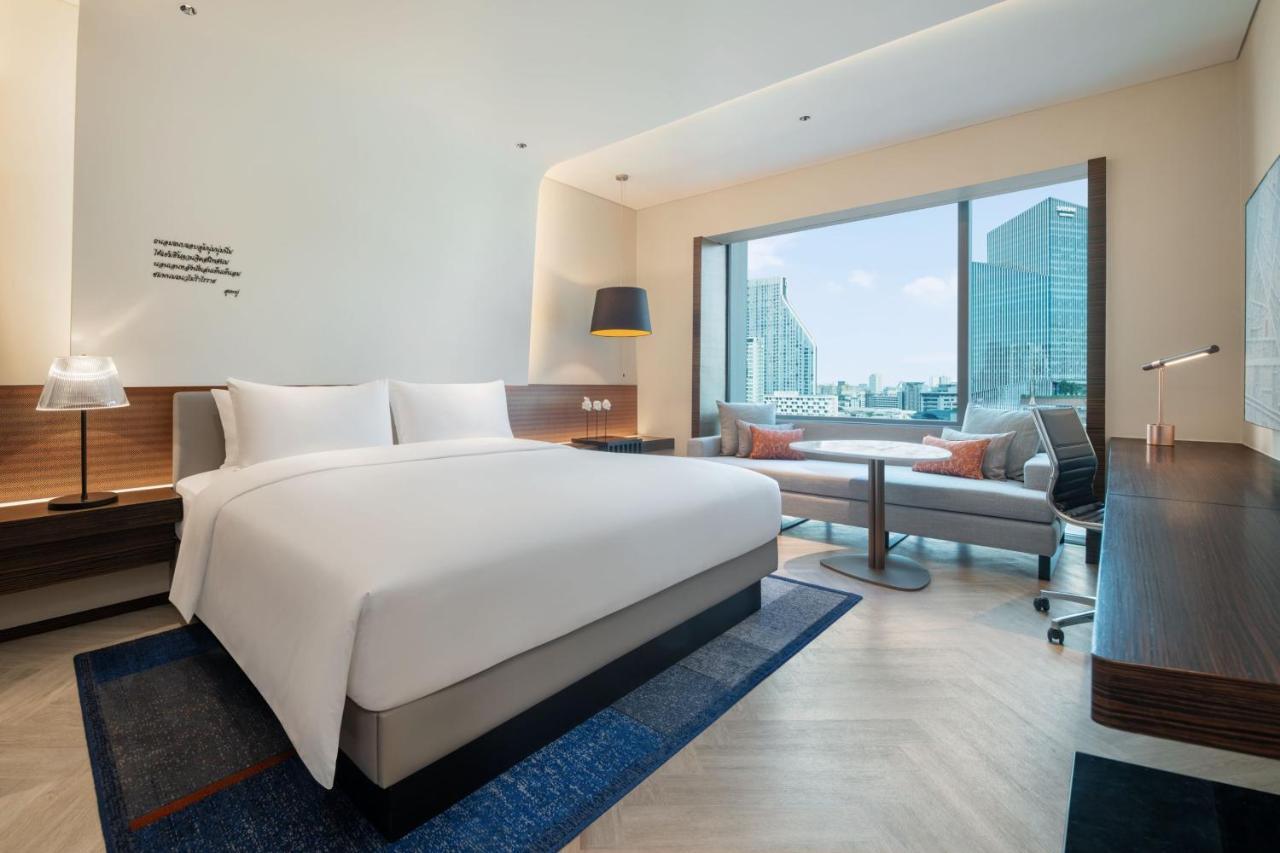 Deluxe Guest room, 1 King,1294278295:JPEG