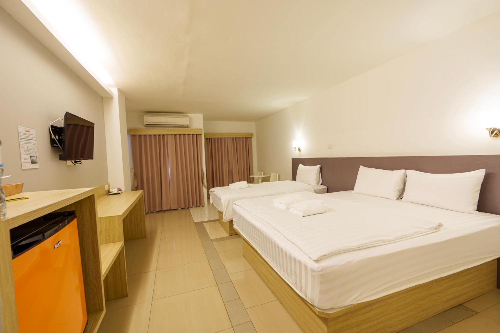 Triple Room