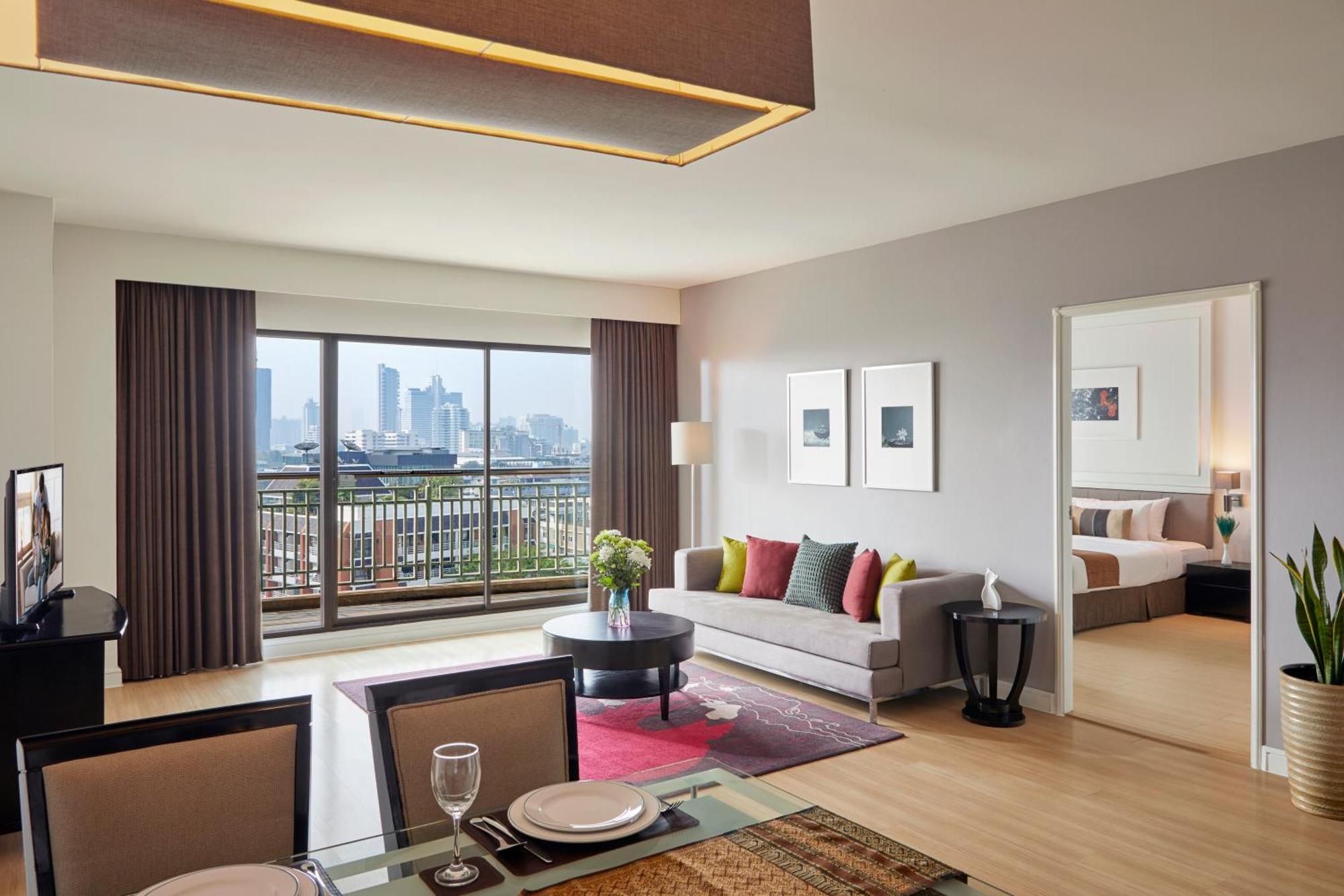 Deluxe One-Bedroom Apartment